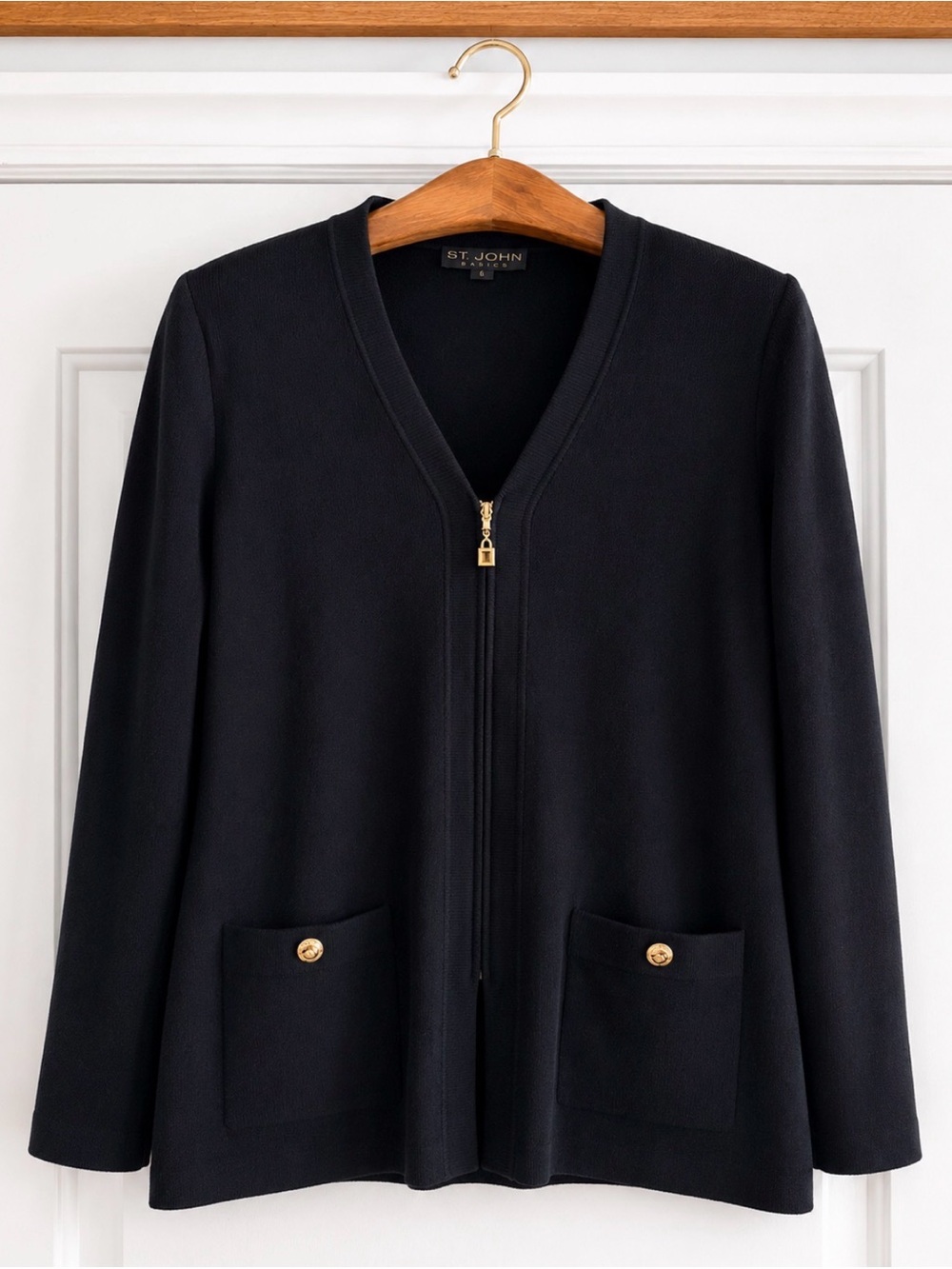 St. John Basics Santana Knit Cardigan Size 6 Black Zip Front Shoulder Pad Jacket